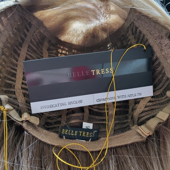 Belletress WIG NEED TO SELL MOVING - Picture 8 of 10